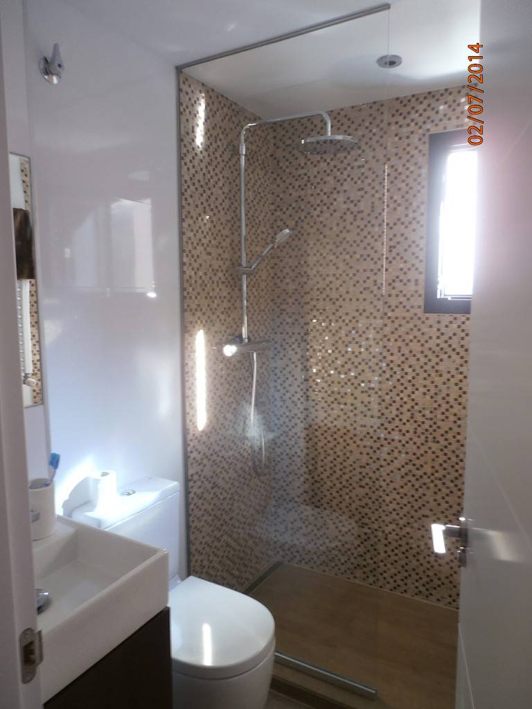 un arquitecto que ha reforma un piso un trabajo presupuestado por un arquitecto