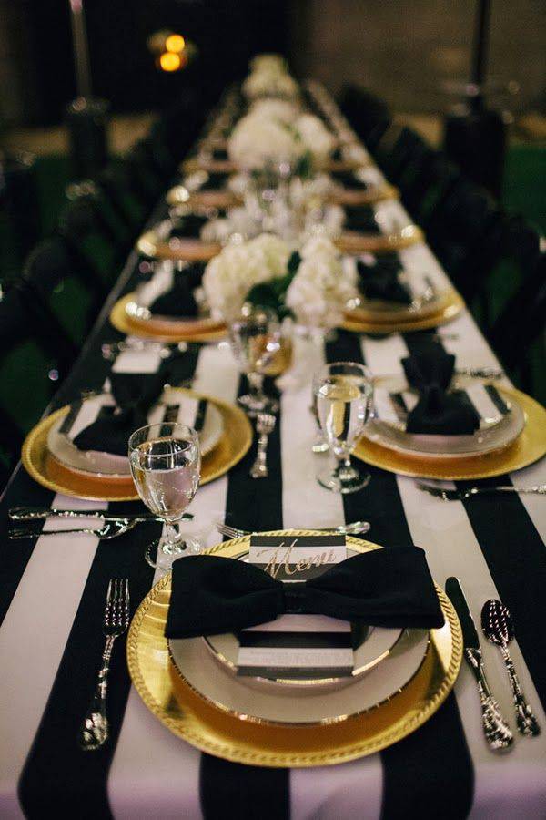 han decorado la mesa con diseño y decoracion