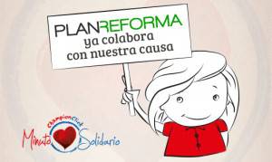 Una ilustración de un personaje sonriente sosteniendo un cartel que dice "planreforma ya colabora con nuestra causa" con una insignia de "Nos Solidarizamos" en la esquina.