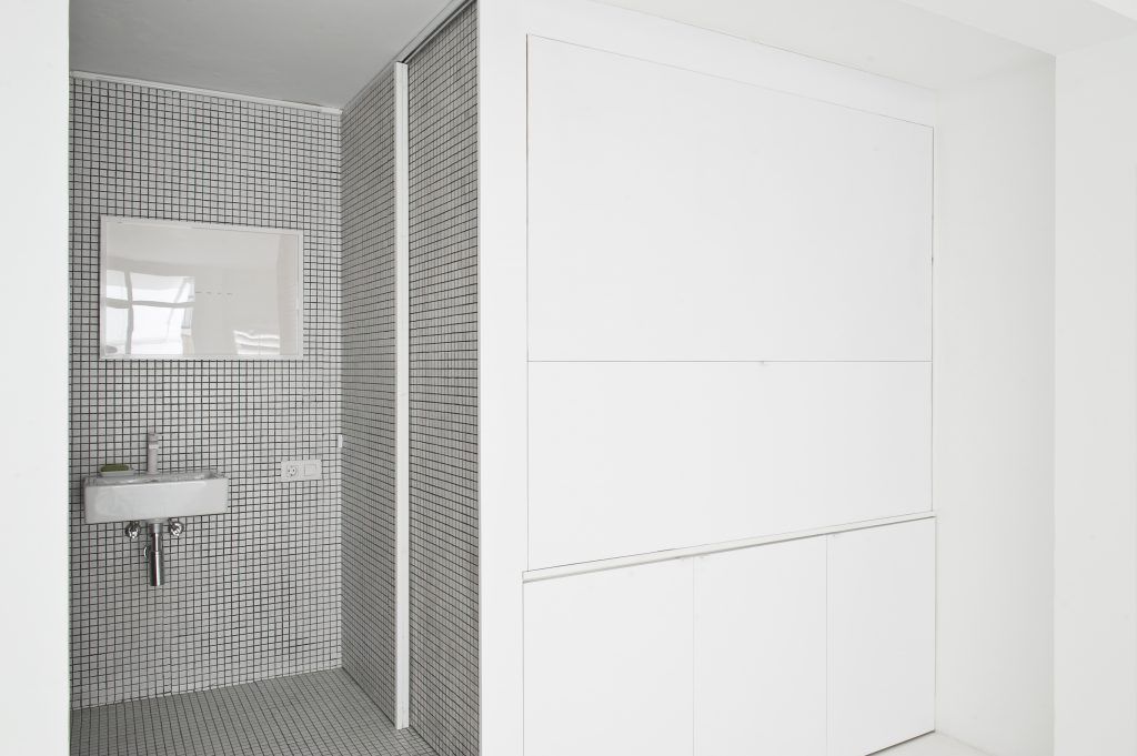 G 1 The White Retreat by CaSA - Colombo and Serboli Architecture aa