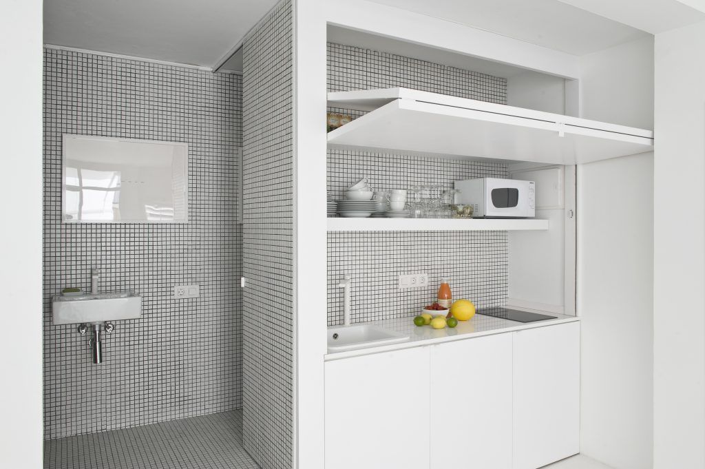 G 2 The White Retreat by CaSA - Colombo and Serboli Architecture