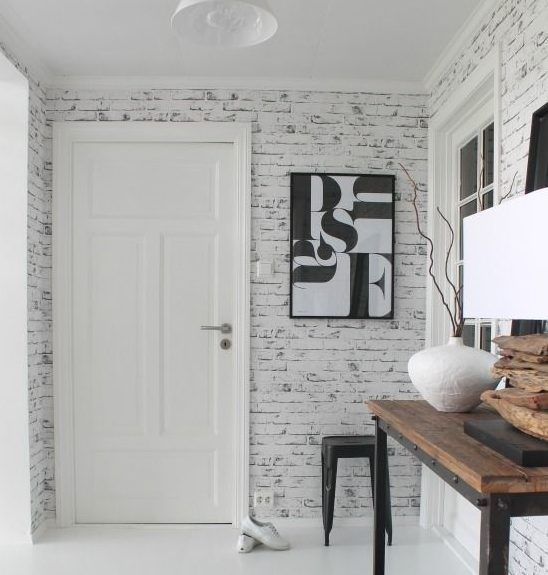 entrada con papel pintado