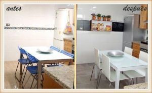 Vista del antes y después de la remodelación de una cocina, que muestra electrodomésticos actualizados, muebles modernos y una combinación de colores más brillantes para mostrar cómo hacer transformaciones sobresalientes con un presupuesto limitado.